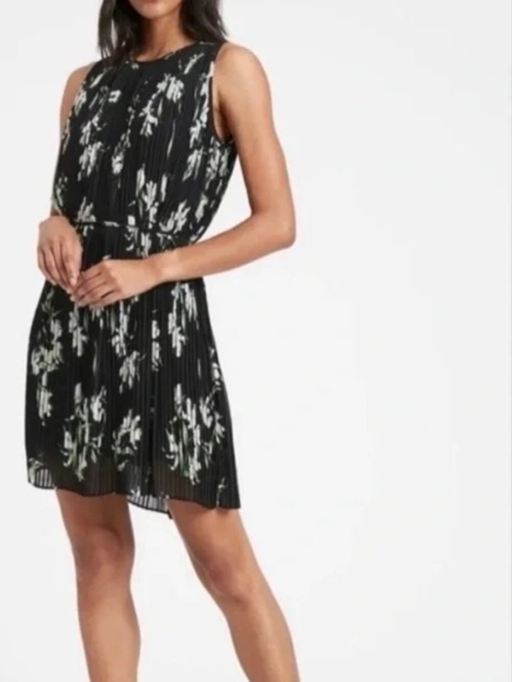 Banana Republic Black Floral Pleated Sleeveless Mini Swing Dress -  Size XS
